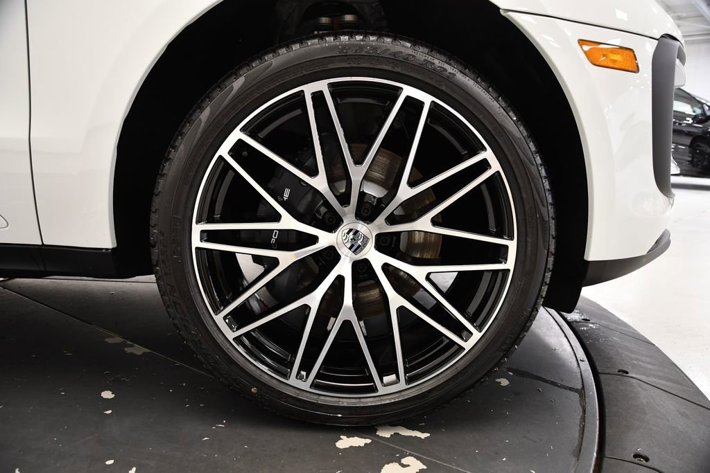 Used 2025 Porsche Macan image 15