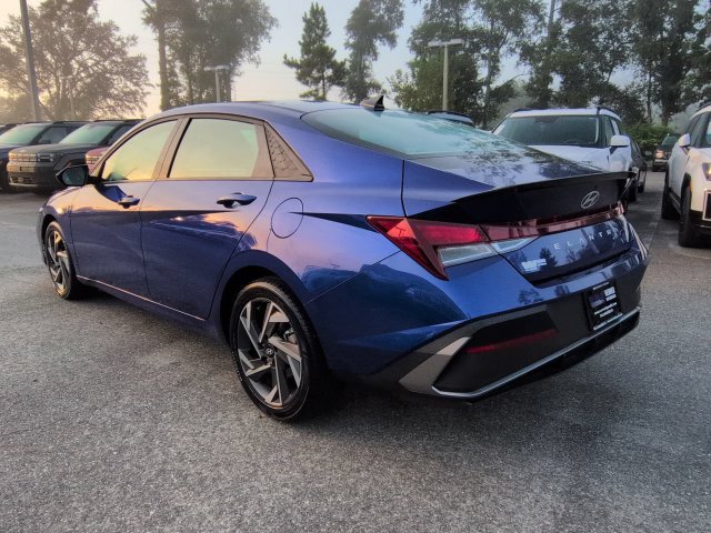 Certified 2025 Hyundai Elantra Sport FWD image 7