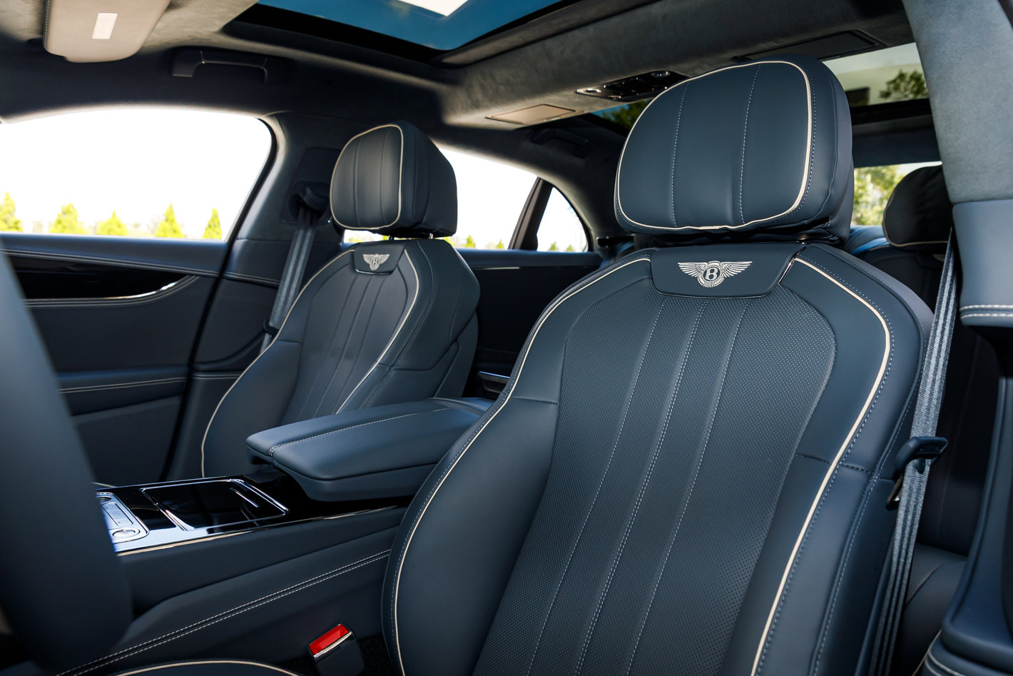 New 2026 Bentley Flying Spur Plug-In Hybrid image 23