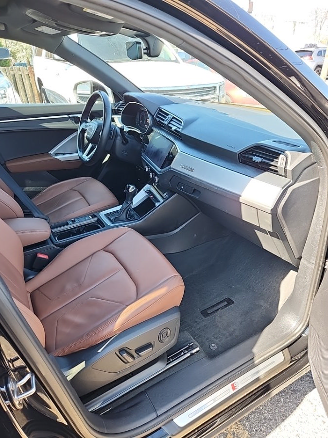 Used 2021 Audi Q3 2.0T Premium w/ Convenience Package AWD/4WD image 9