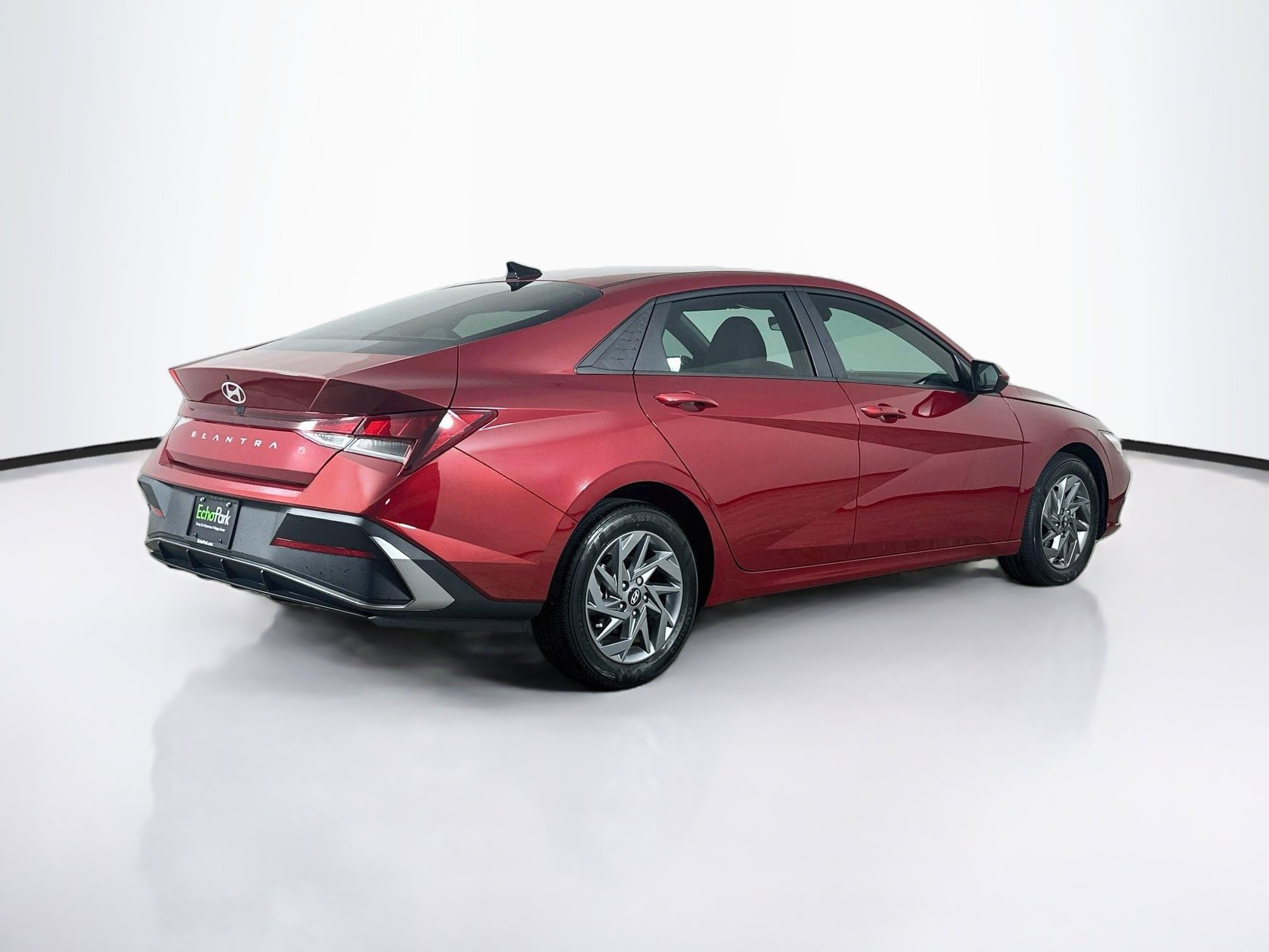 Used 2024 Hyundai Elantra SEL FWD image 9