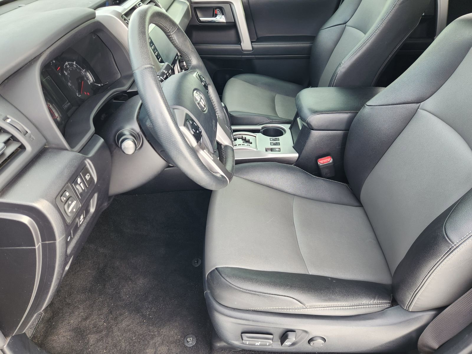 Used 2020 Toyota 4Runner SR5 Premium image 14