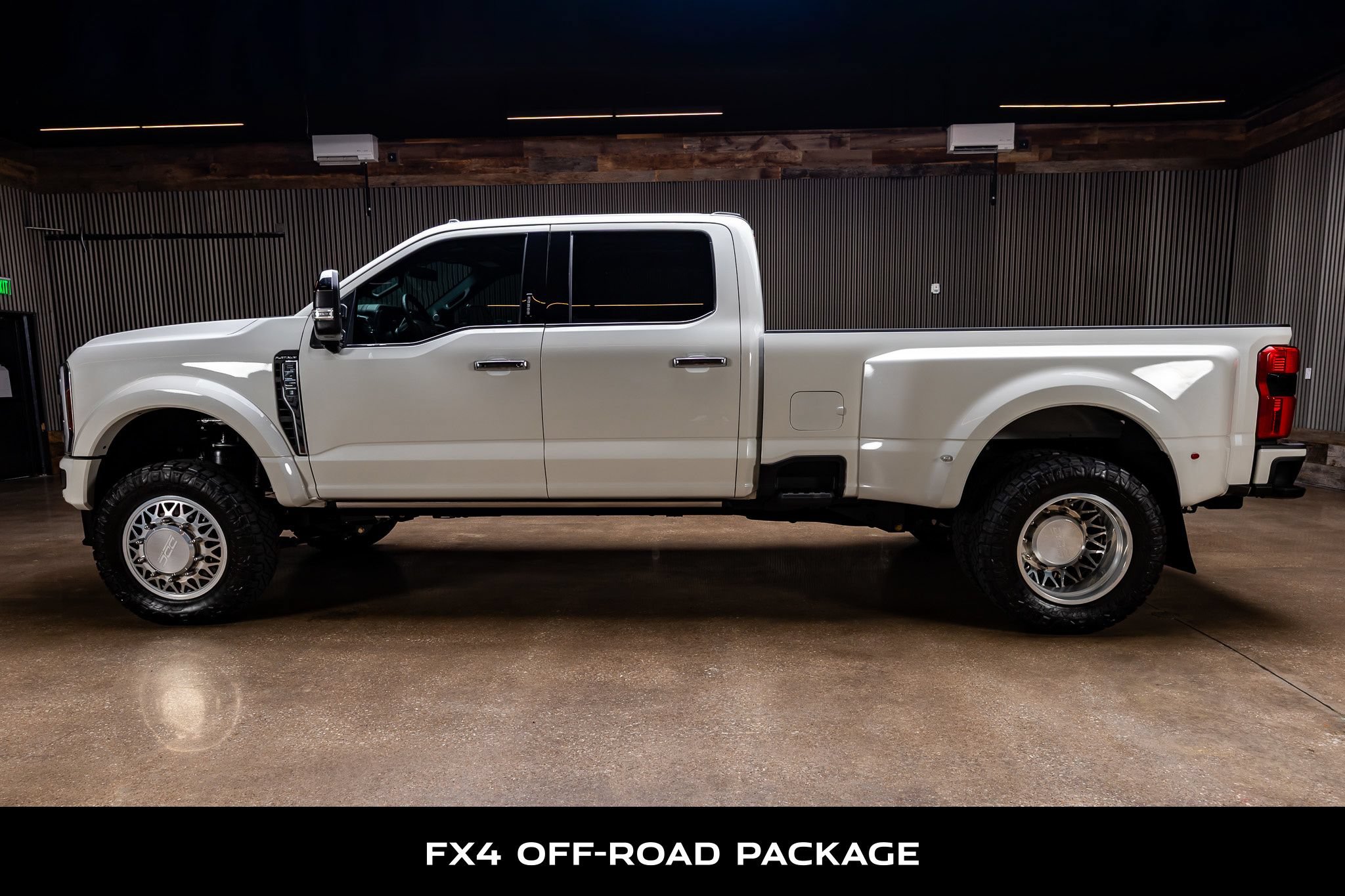 Used 2024 Ford F450 Platinum w/ FX4 Off-Road Package AWD/4WD image 6