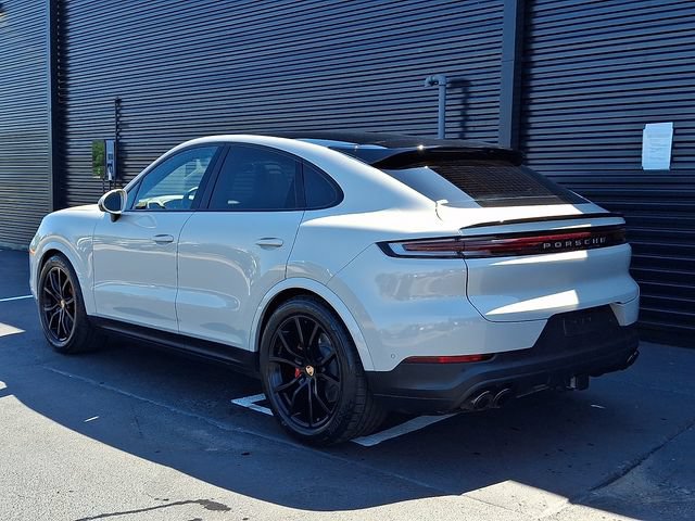 Certified 2026 Porsche Cayenne S AWD/4WD image 3