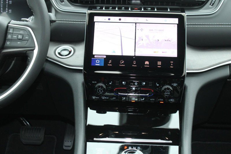 New 2025 Jeep Grand Cherokee L Limited w/ Luxury Tech Group II image 7