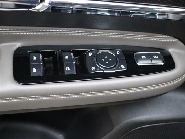 Used 2023 Lincoln Corsair Reserve w/ Jet Appearance Package image 17