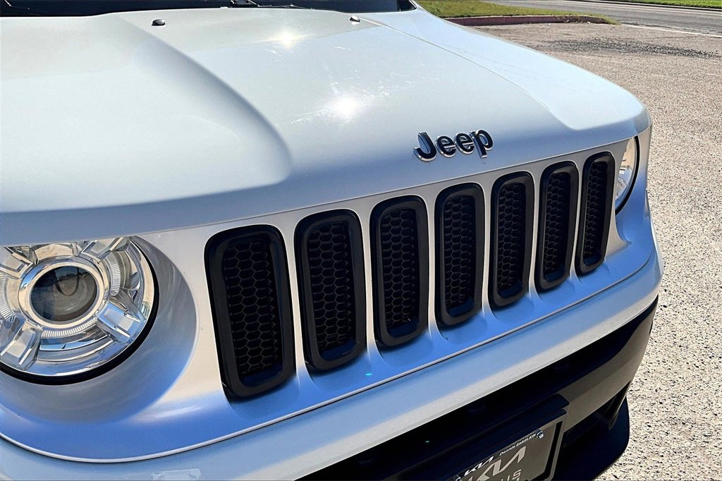 Used 2018 Jeep Renegade Limited w/ Safety & Security Group image 28