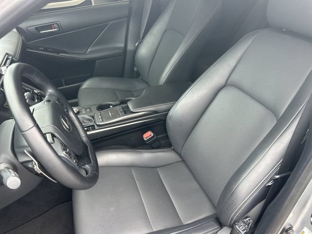 Used 2023 Lexus IS 300 w/ Comfort Package RWD image 11