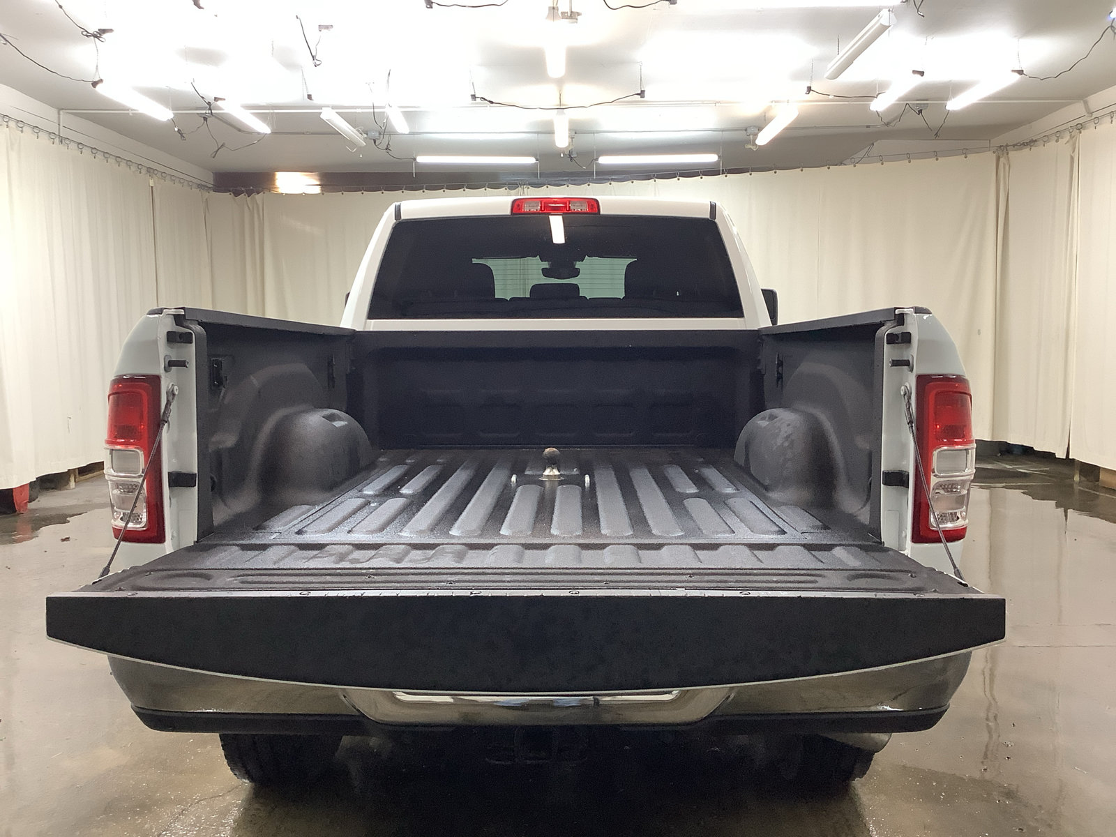 Used 2023 RAM 2500 Big Horn w/ Level 1 Equipment Group AWD/4WD image 8
