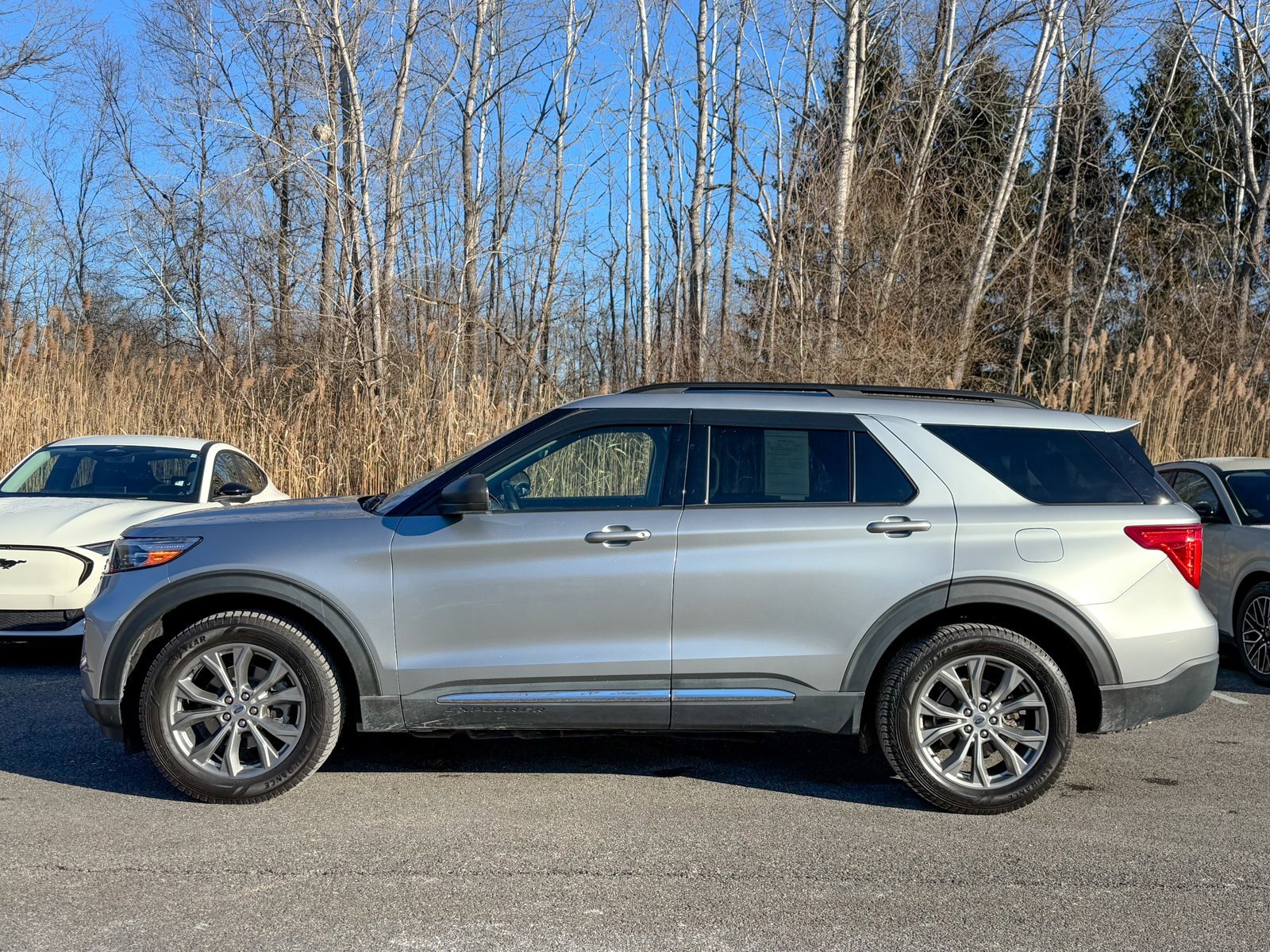 Certified 2022 Ford Explorer XLT w/ Equipment Group 202A image 8