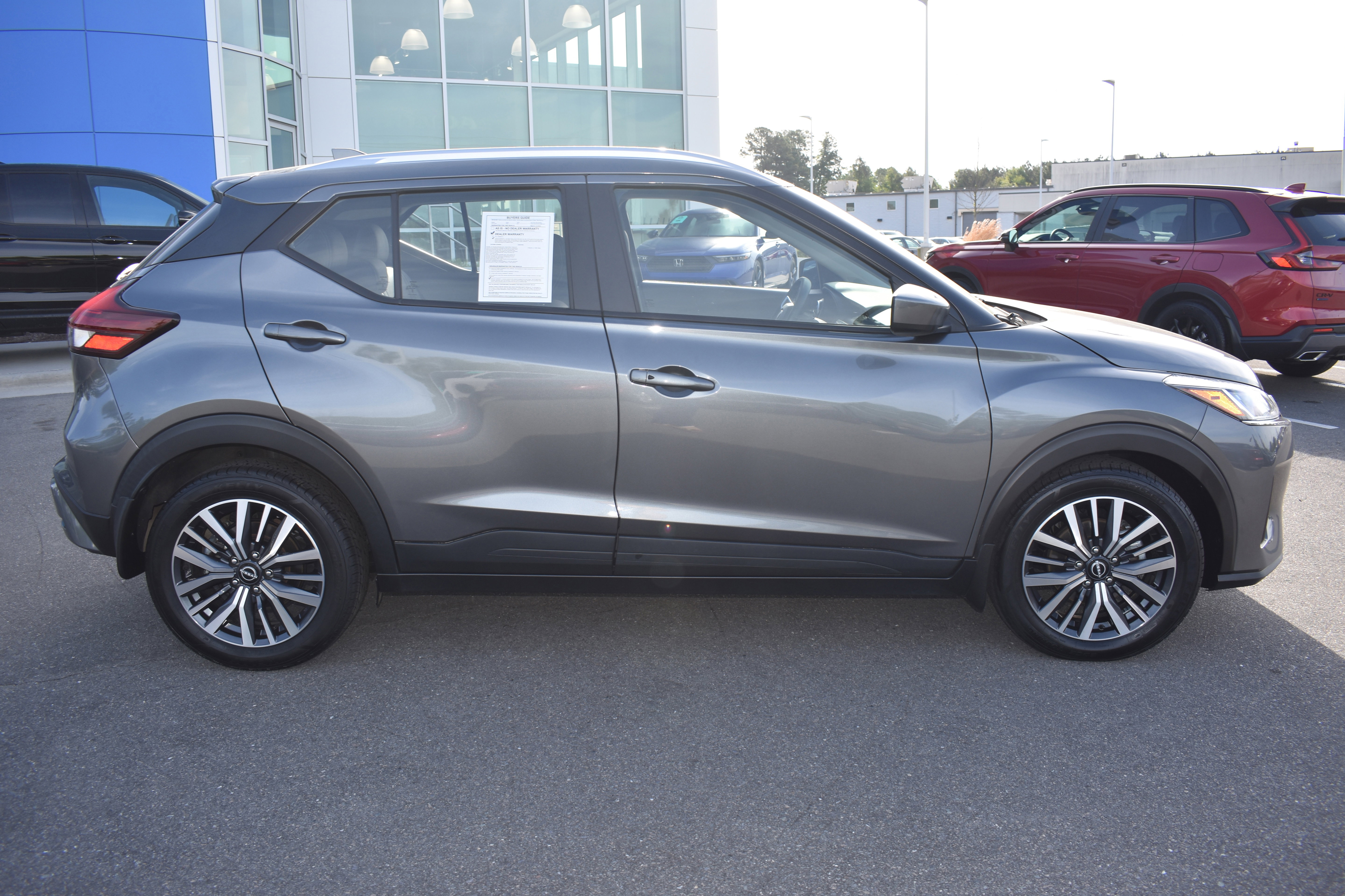 Used 2024 Nissan Kicks SV image 10