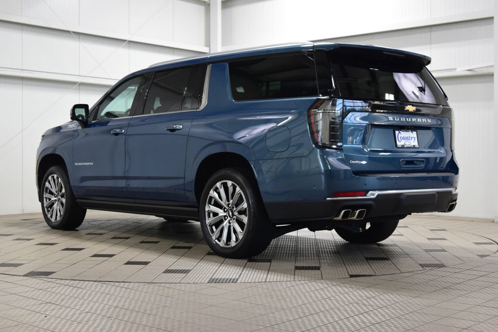 Used 2025 Chevrolet Suburban High Country AWD/4WD image 6