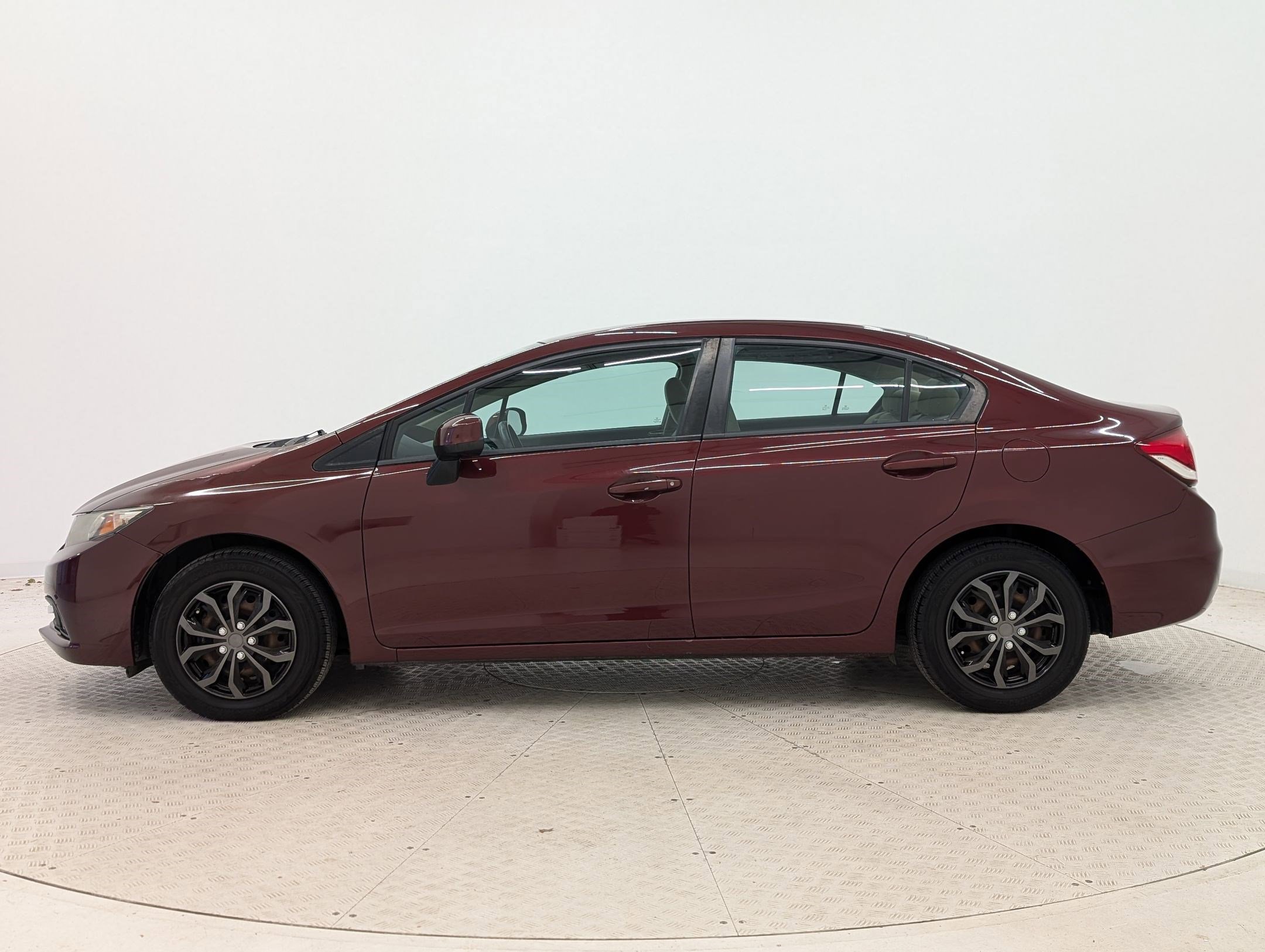 Used 2013 Honda Civic LX image 2