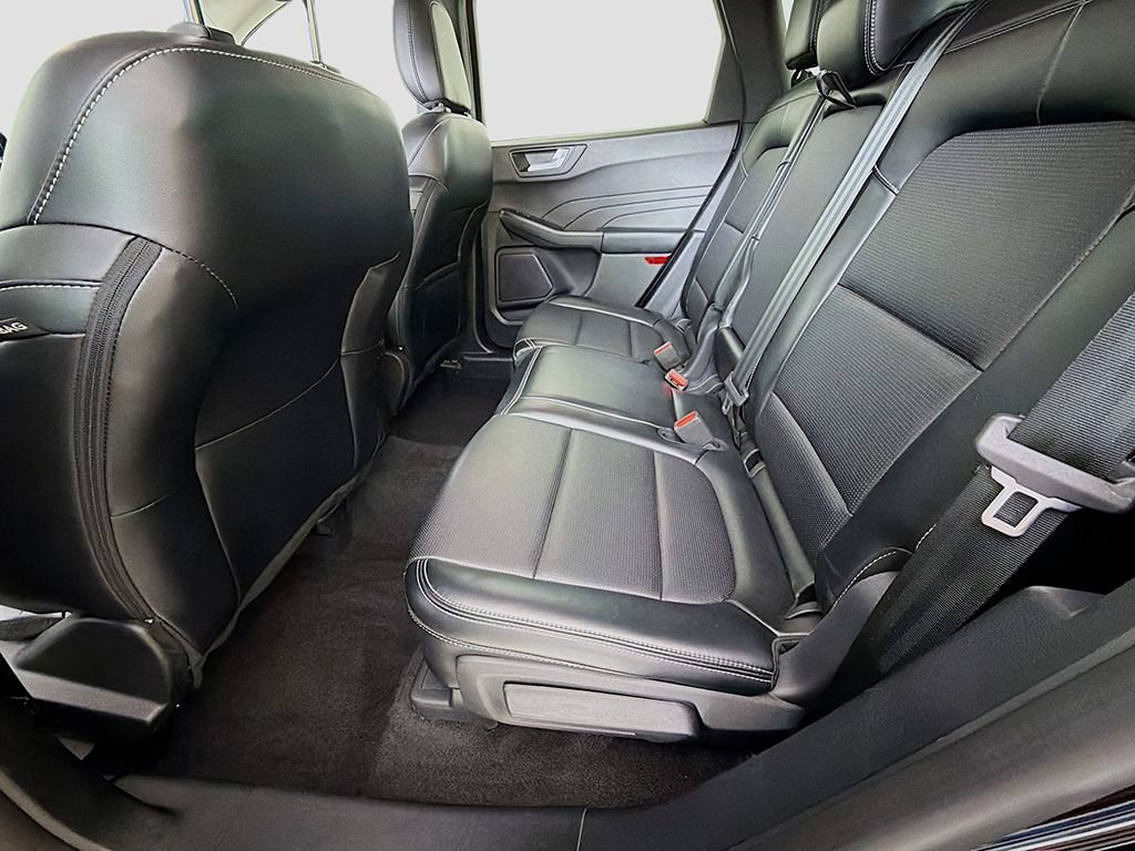 Used 2024 Ford Escape Platinum AWD/4WD image 24