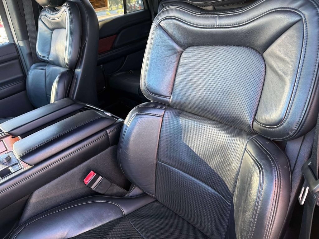 Used 2021 Lincoln Navigator L Reserve RWD image 29