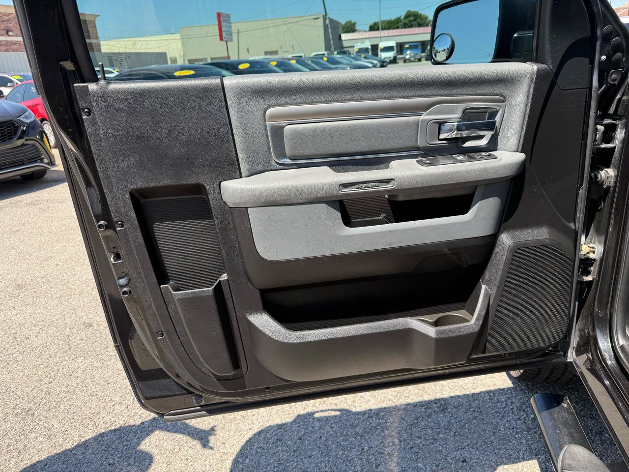 Used 2017 RAM 1500 Express w/ Black Ram 1500 Express Group RWD image 11