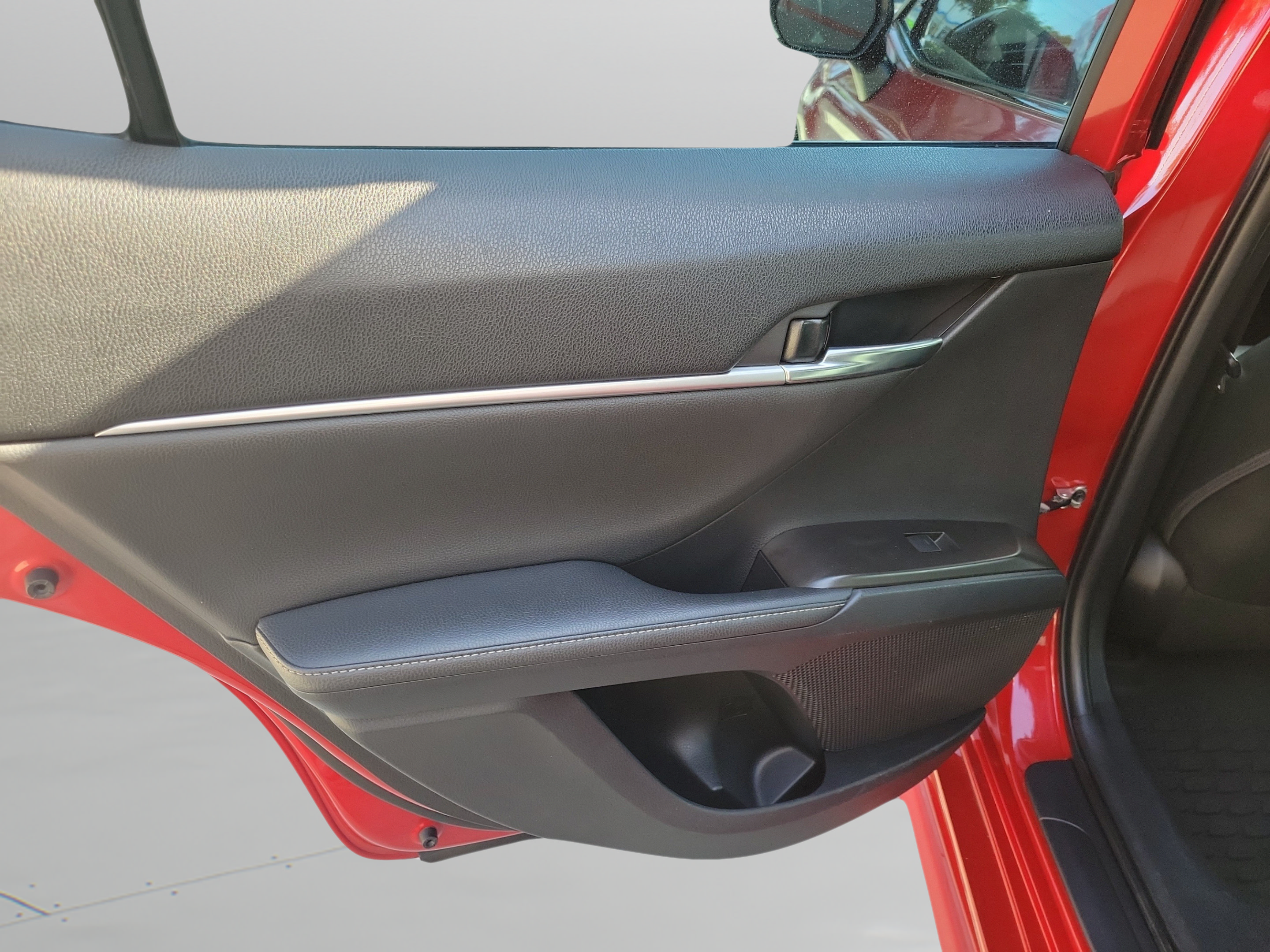 Used 2021 Toyota Camry XSE FWD image 21