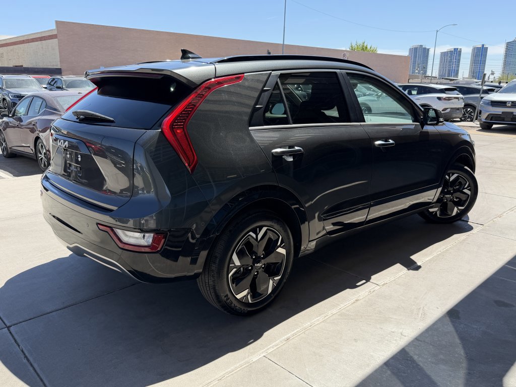 Used 2023 Kia Niro Wave w/ Wave Preserve Package image 4