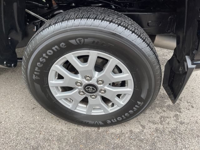 Used 2024 Toyota Tacoma SR5 AWD/4WD image 39