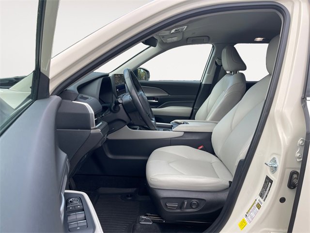 Used 2024 Toyota Grand Highlander XLE image 9