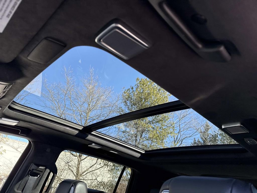 Certified 2023 Cadillac Escalade ESV V w/ LPO, ONYX Package image 16