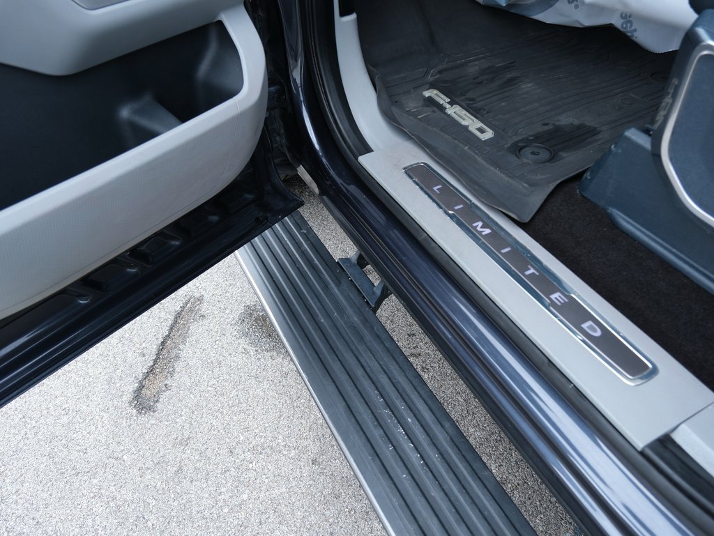 Used 2021 Ford F150 Limited image 16