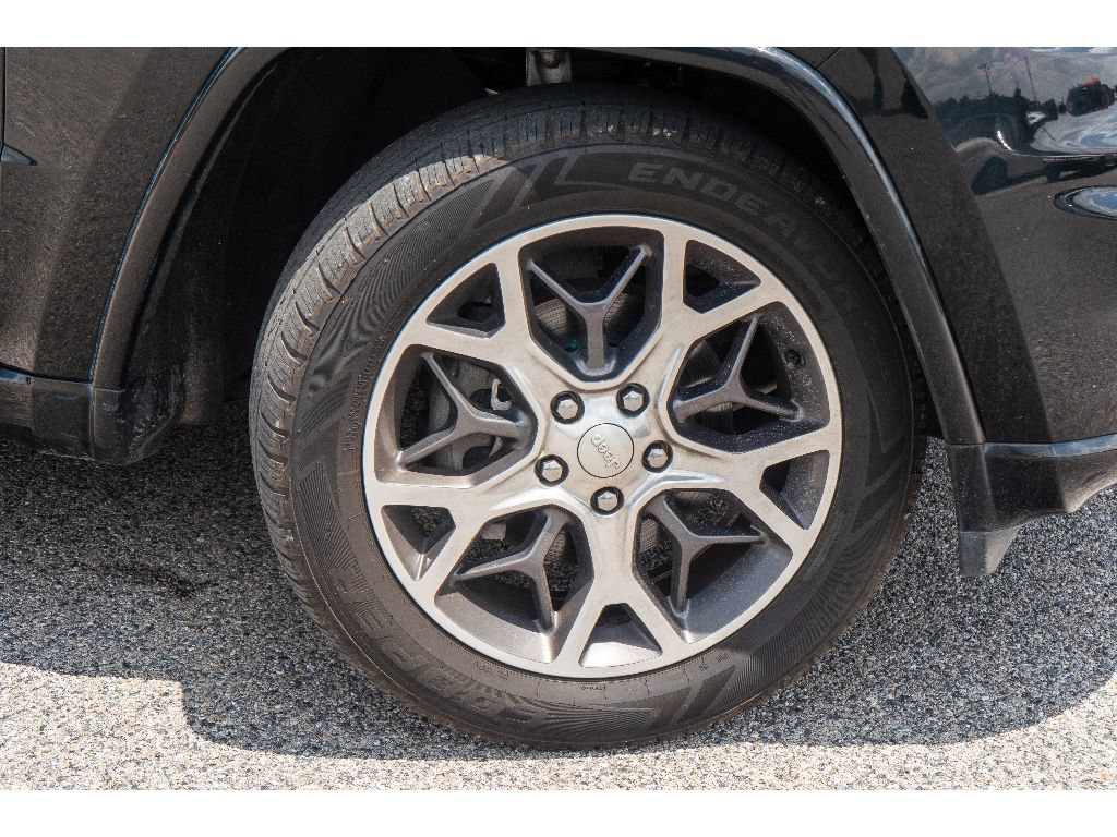 Used 2020 Jeep Grand Cherokee Overland AWD/4WD image 37