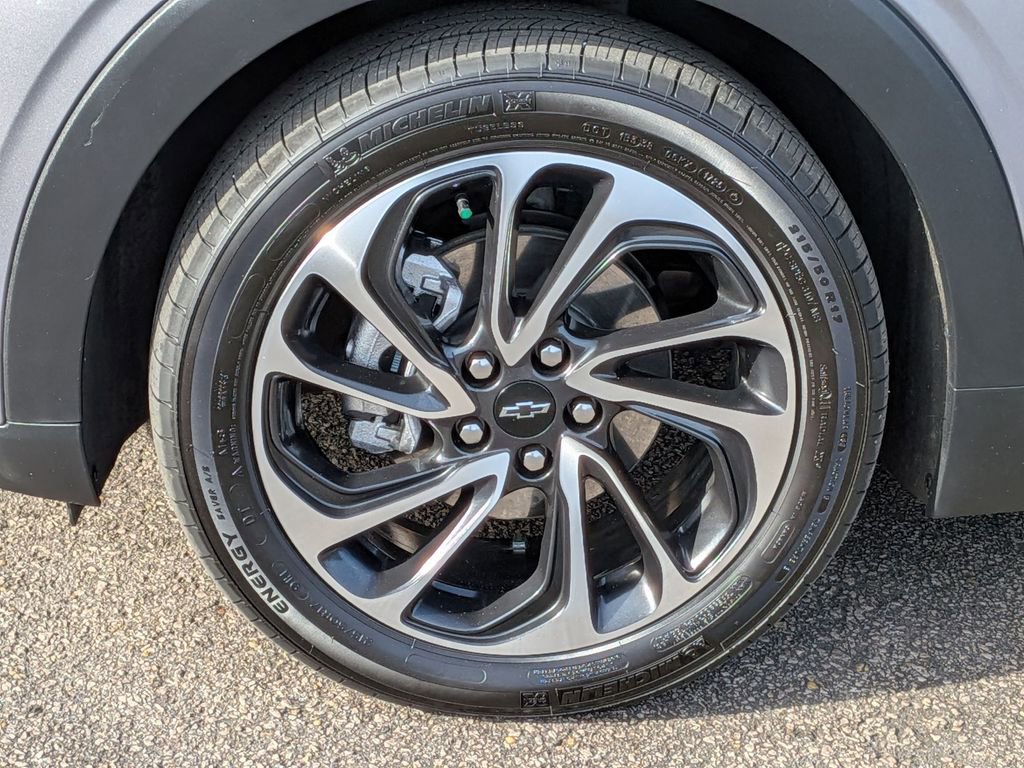 Used 2023 Chevrolet Bolt EUV Premier w/ Sun & Sound Package image 10