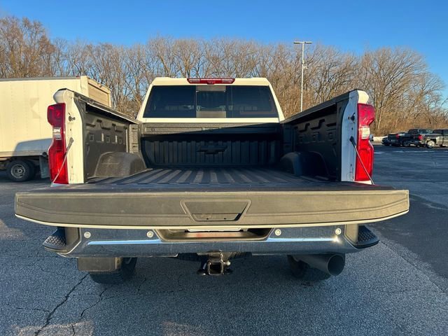 Used 2024 Chevrolet Silverado 2500 LTZ w/ LTZ Premium Package AWD/4WD image 17