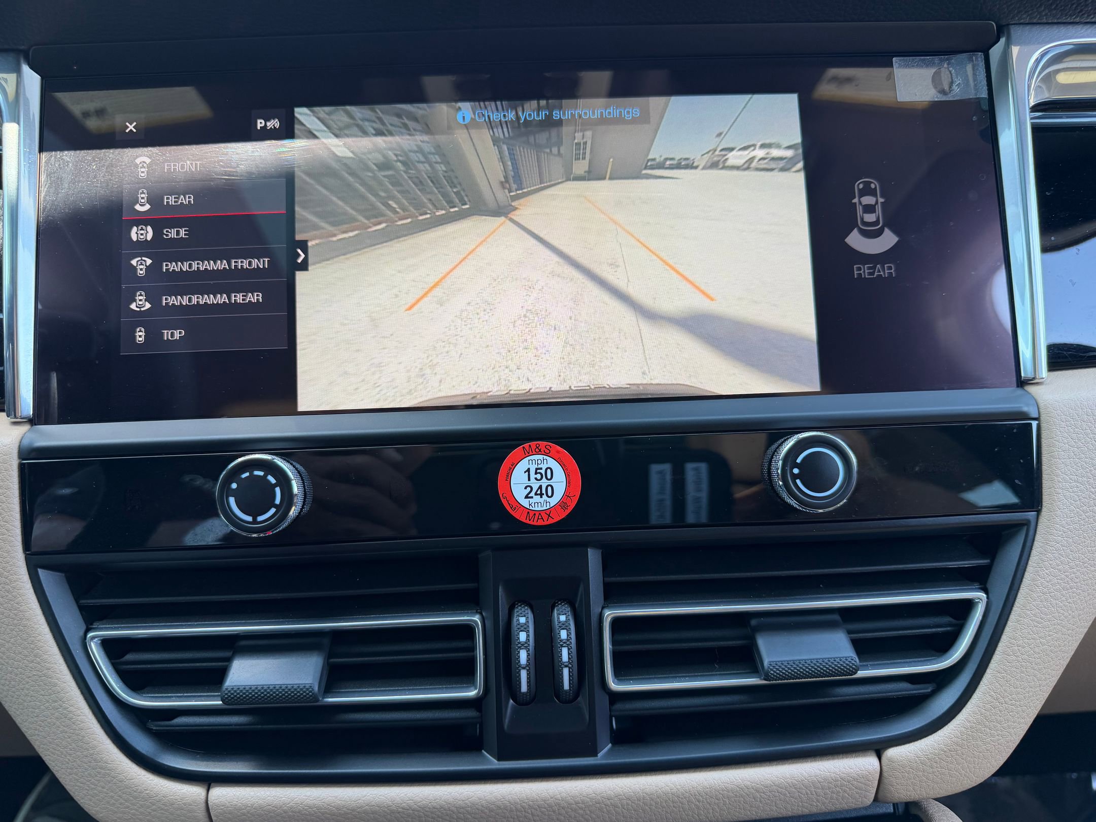 Certified 2026 Porsche Macan AWD/4WD image 28