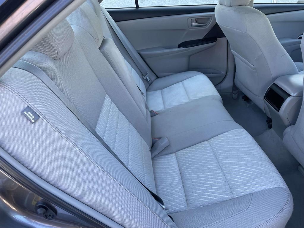 Used 2015 Toyota Camry LE image 43