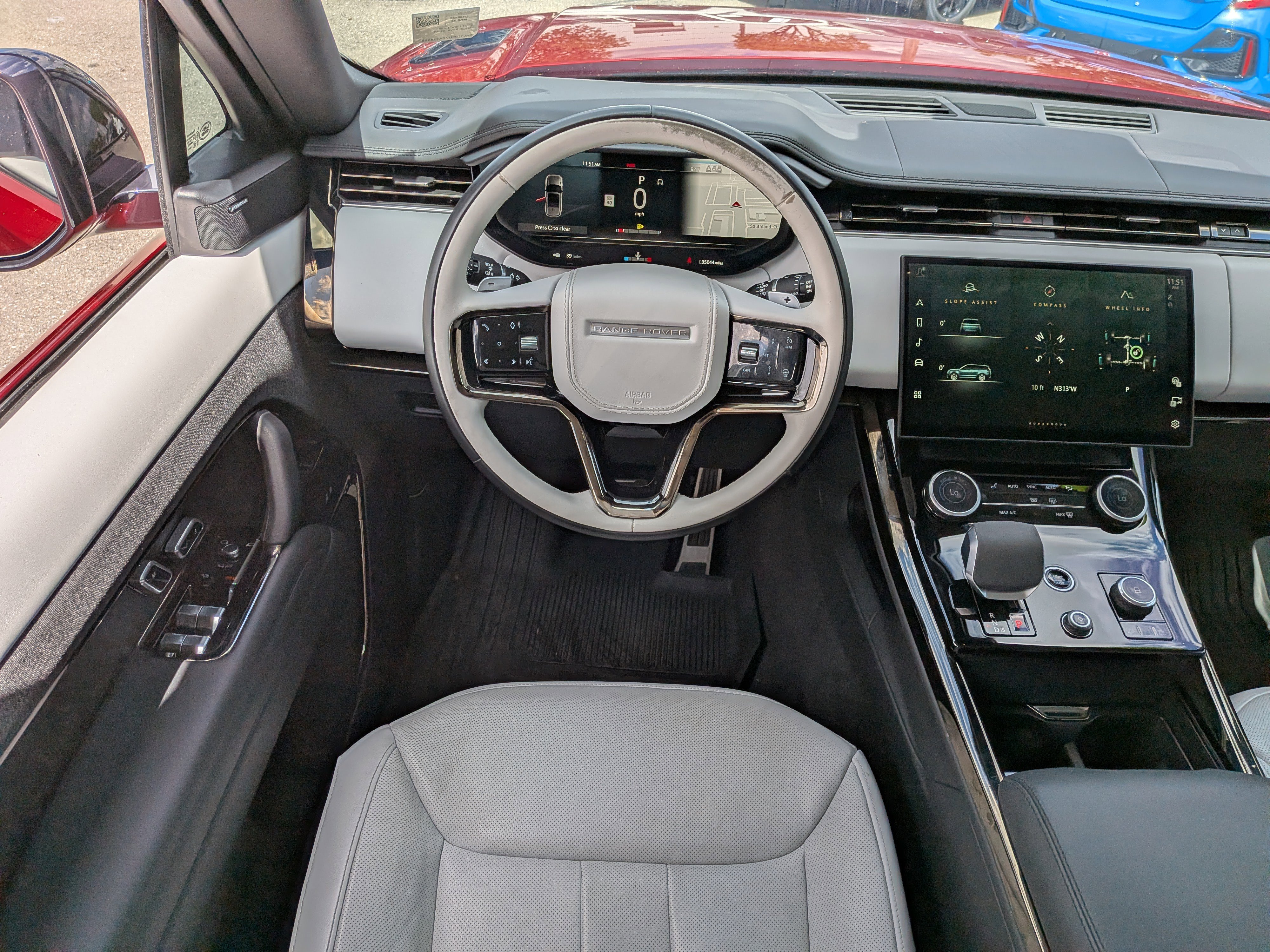 Used 2023 Land Rover Range Rover Sport SE Dynamic image 17