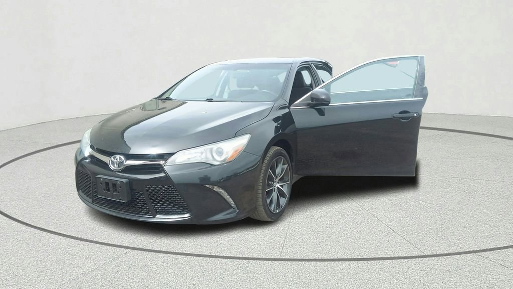 Used 2016 Toyota Camry XSE w/ Moonroof Package FWD image 10