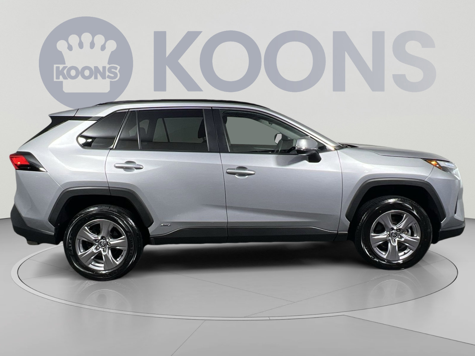 Used 2025 Toyota RAV4 XLE AWD/4WD image 7