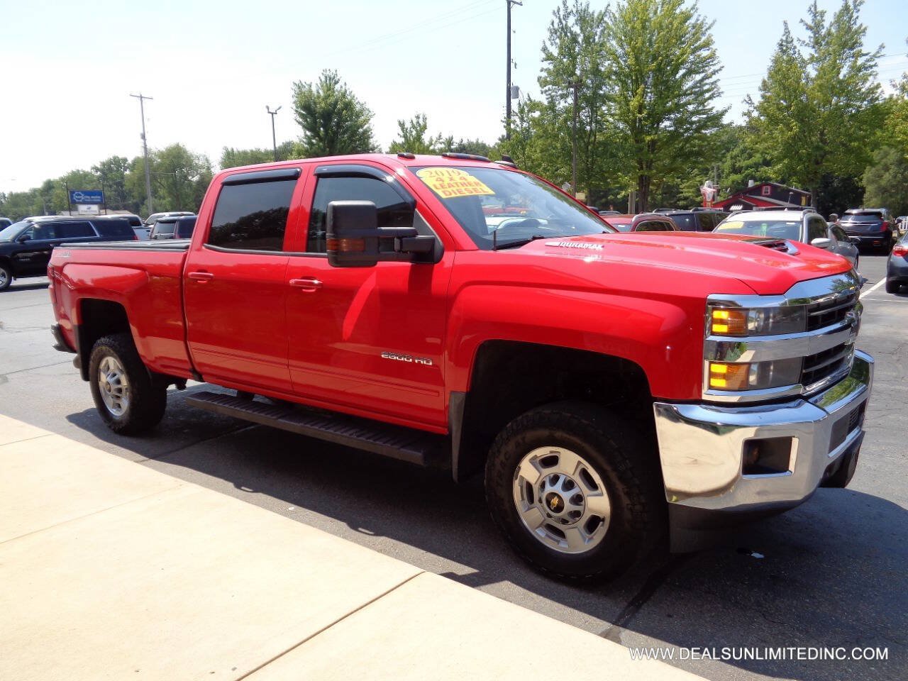 Used 2019 Chevrolet Silverado 2500 LT w/ LT Convenience Package AWD/4WD image 2