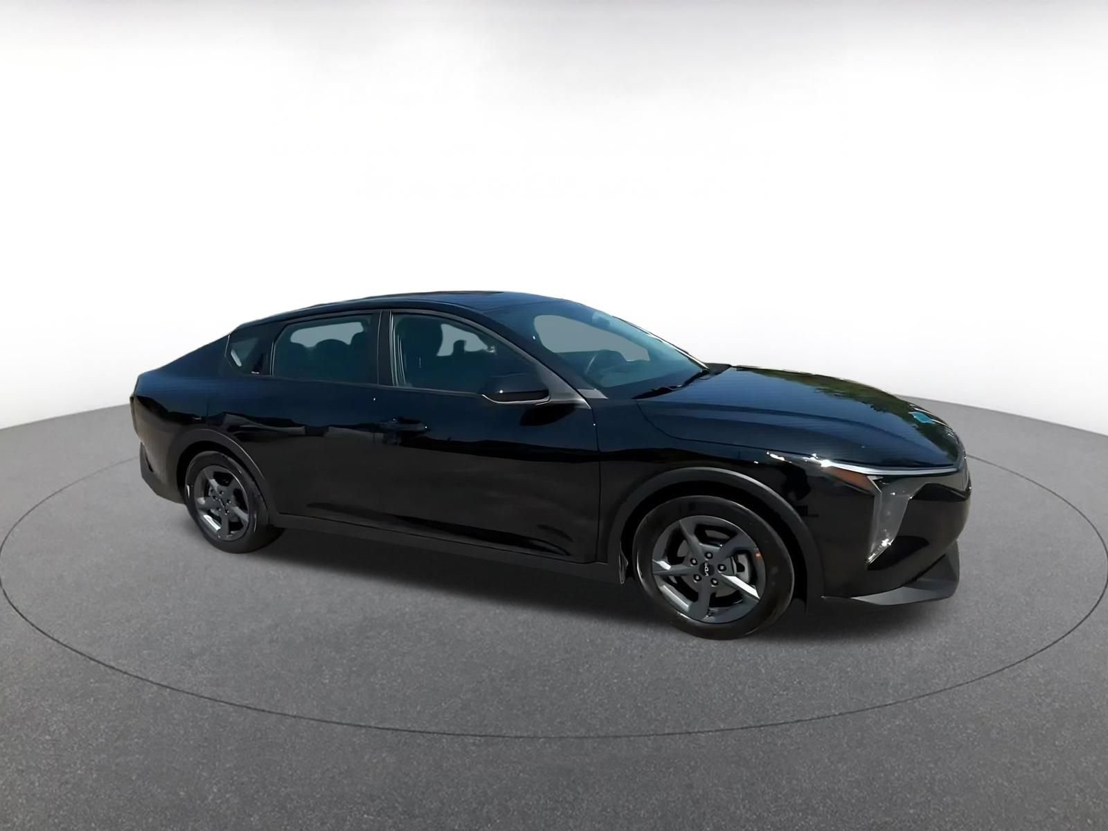 Used 2026 Kia K4 FWD image 2
