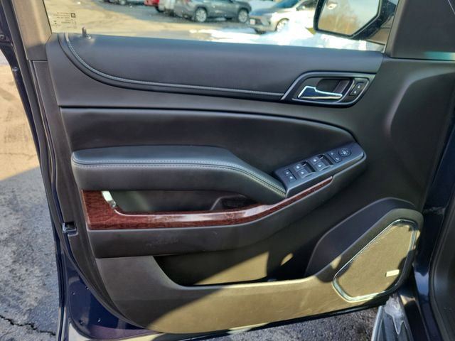 Used 2017 GMC Yukon XL SLE w/ SLE Value Package image 17