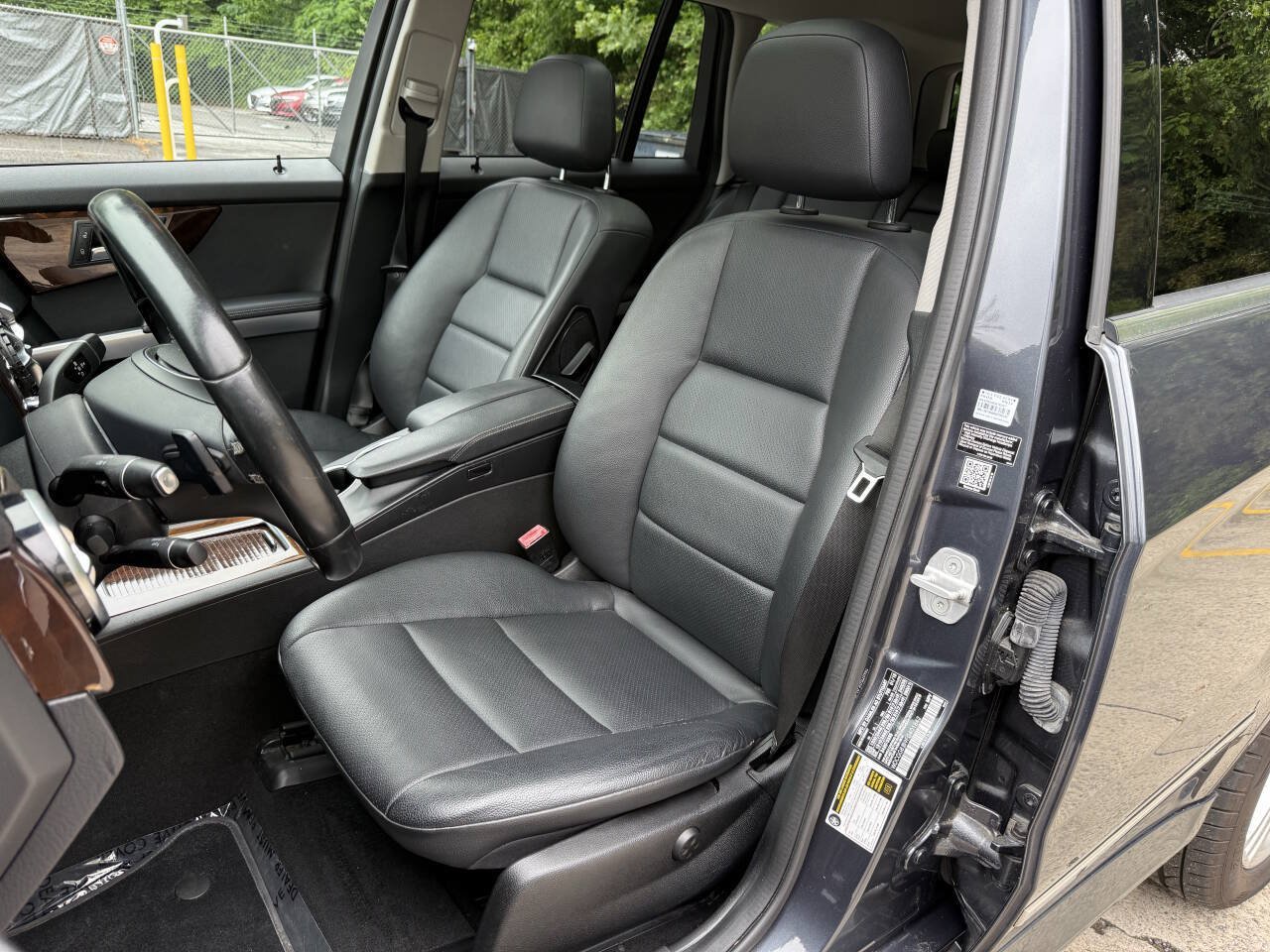 Used 2015 Mercedes-Benz GLK 350 4MATIC image 3