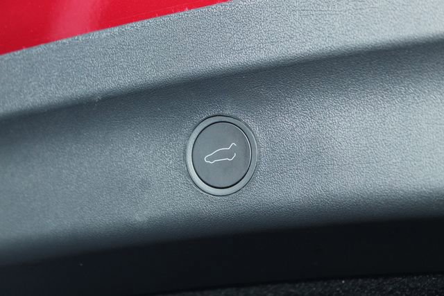 Used 2025 Tesla Model Y Performance image 8