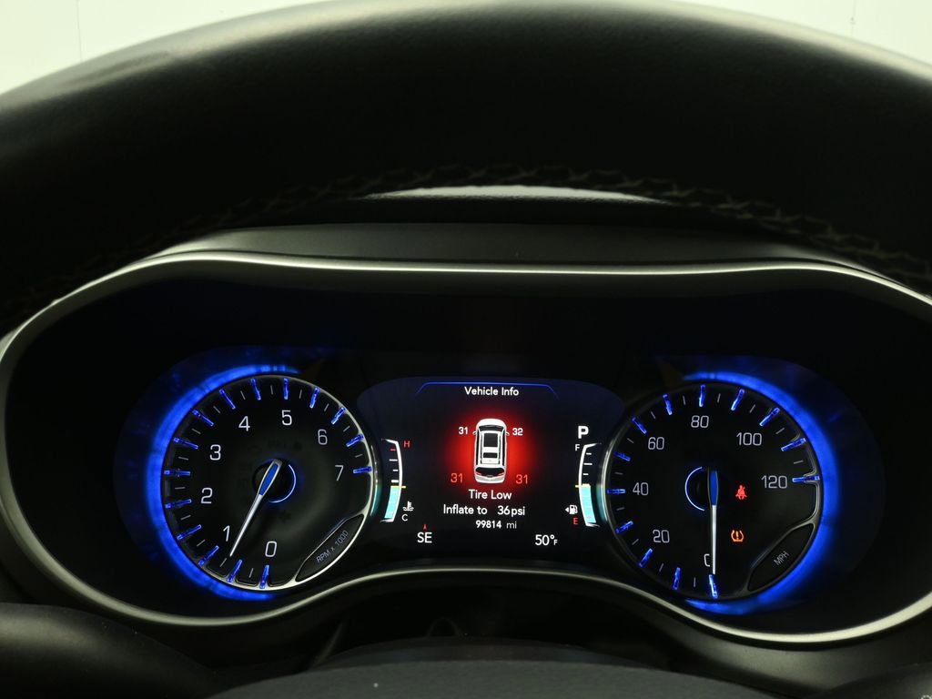 Used 2022 Chrysler Pacifica Touring-L image 21