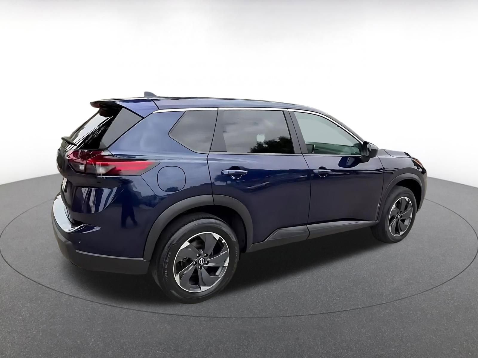Used 2025 Nissan Rogue SV FWD image 14