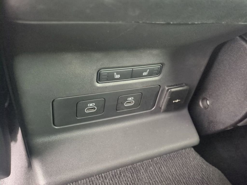 Used 2025 Land Rover Range Rover Velar Dynamic SE image 17