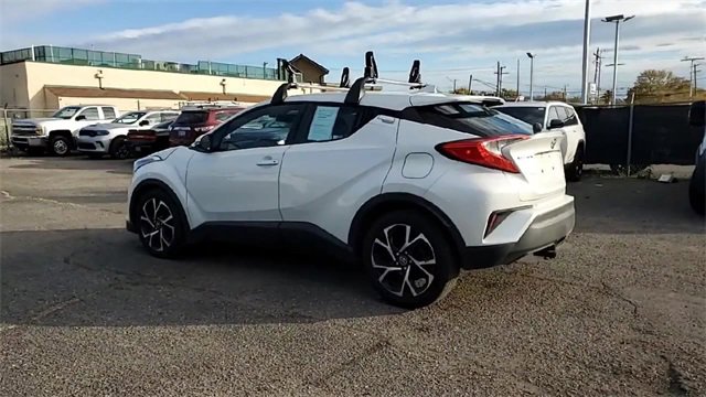 Used 2018 Toyota C-HR XLE image 6