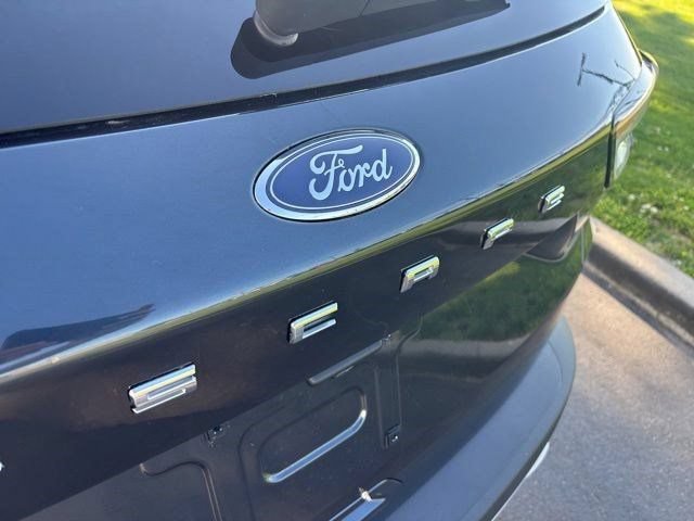 Used 2022 Ford Escape SE FWD image 46