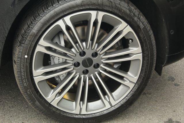 New 2026 Land Rover Range Rover SE image 9