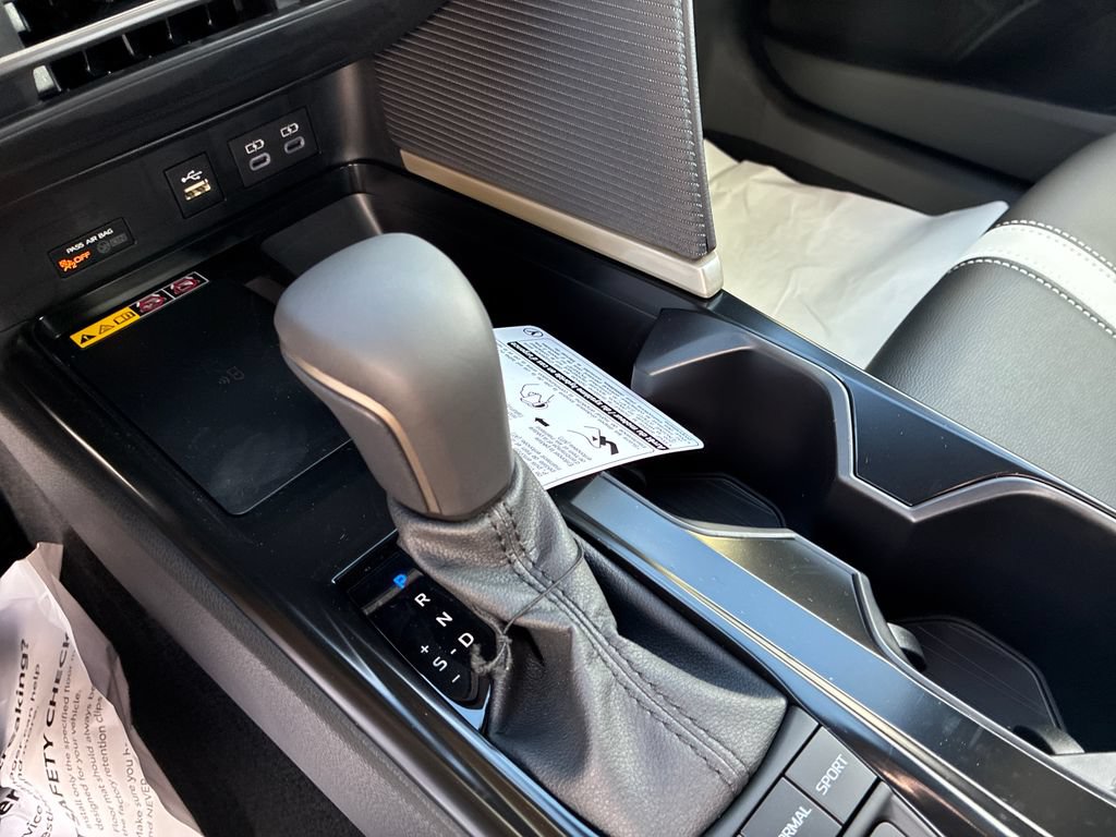 New 2026 Toyota Camry Hybrid FWD image 28
