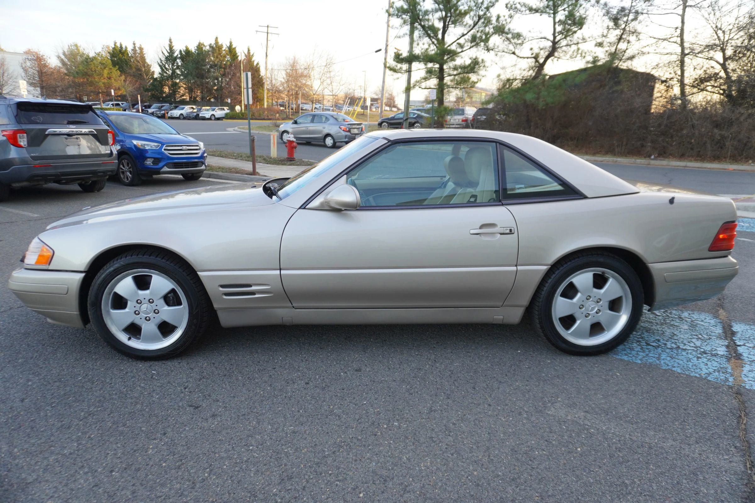 Used 2000 Mercedes-Benz SL 500 image 4