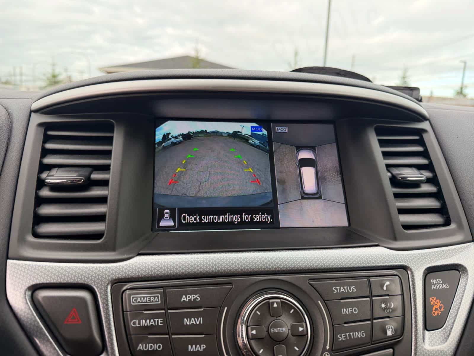 Used 2018 Nissan Pathfinder SL AWD/4WD image 30