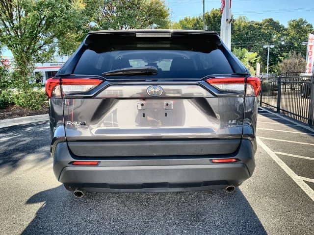 Used 2022 Toyota RAV4 LE AWD/4WD image 7