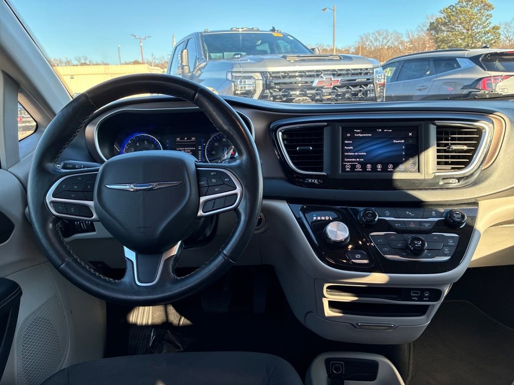 Used 2020 Chrysler Voyager LX w/ Cold Weather Group image 7